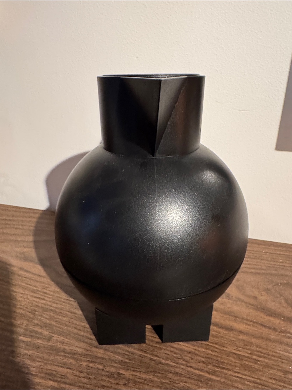 Alessi Black Euclid Thermos/Pitcher by Michael Graves - Picture 2 of 3